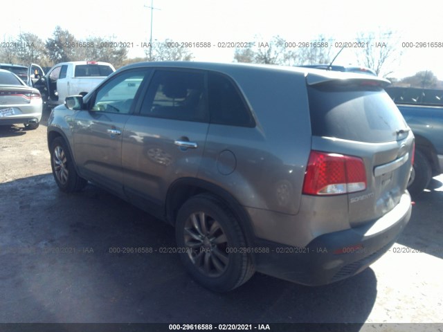 Photo 2 VIN: 5XYKU4A26BG010923 - KIA SORENTO 