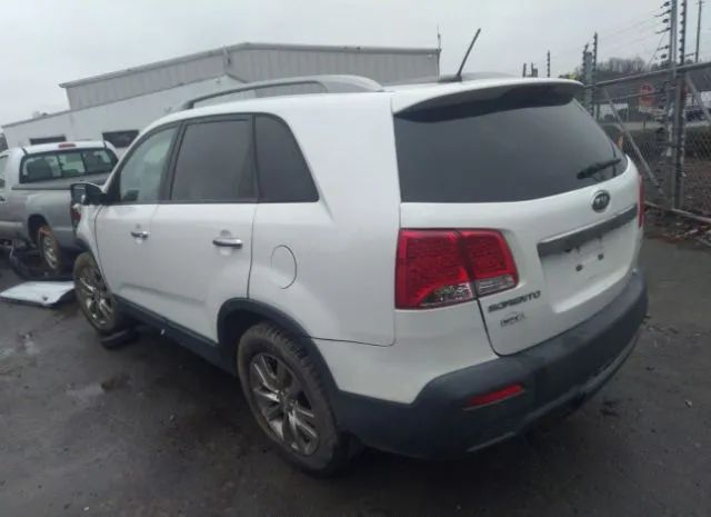 Photo 2 VIN: 5XYKU4A29BG043706 - KIA SORENTO 