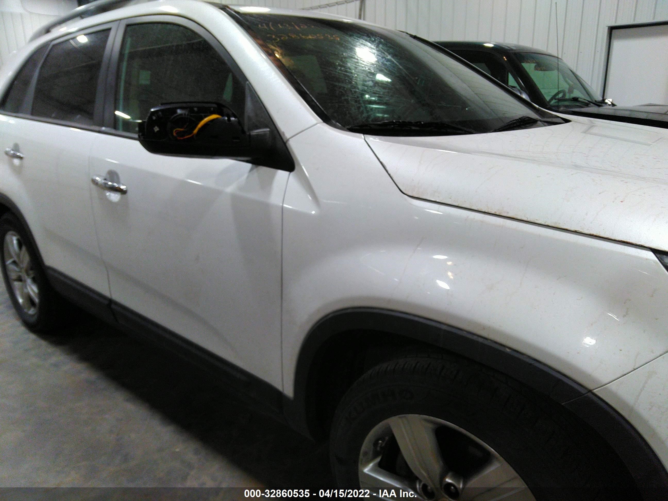 Photo 5 VIN: 5XYKU4A29CG235483 - KIA SORENTO 