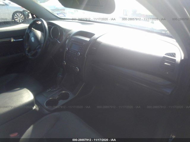 Photo 4 VIN: 5XYKU4A2XBG001674 - KIA SORENTO 