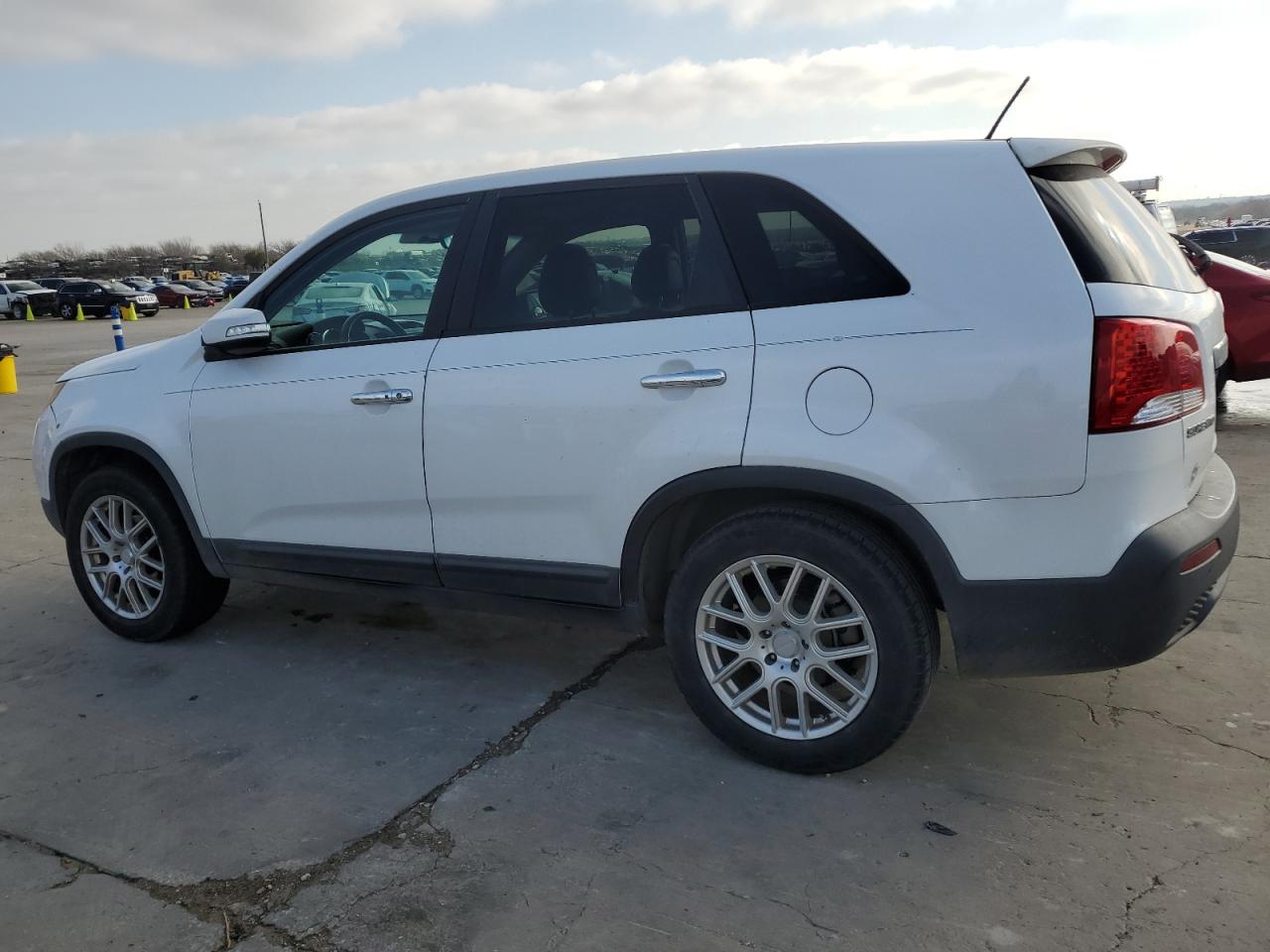 Photo 1 VIN: 5XYKU4A2XBG018345 - KIA SORENTO 