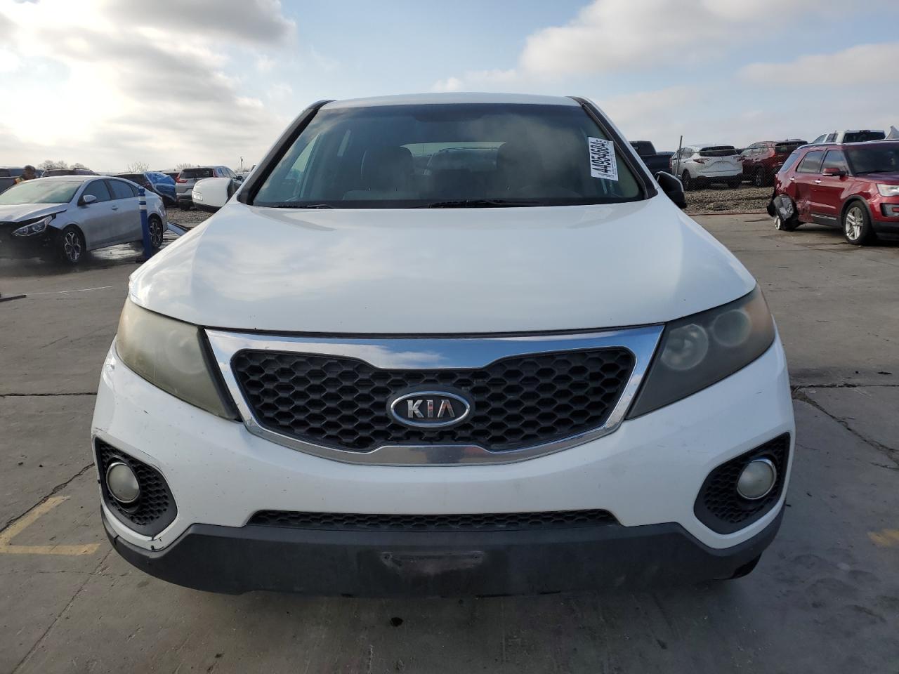 Photo 4 VIN: 5XYKU4A2XBG018345 - KIA SORENTO 