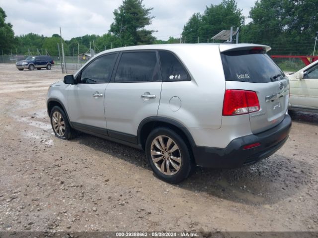 Photo 2 VIN: 5XYKU4A2XBG025330 - KIA SORENTO 