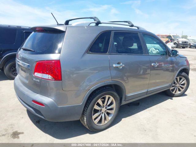 Photo 3 VIN: 5XYKU4A2XBG046047 - KIA SORENTO 