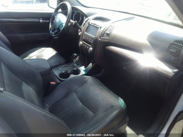 Photo 4 VIN: 5XYKU4A2XBG075001 - KIA SORENTO 