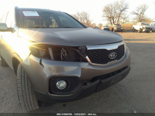 Photo 5 VIN: 5XYKU4A2XBG114363 - KIA SORENTO 