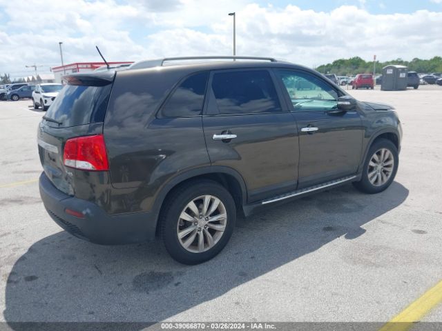 Photo 3 VIN: 5XYKU4A2XBG164647 - KIA SORENTO 