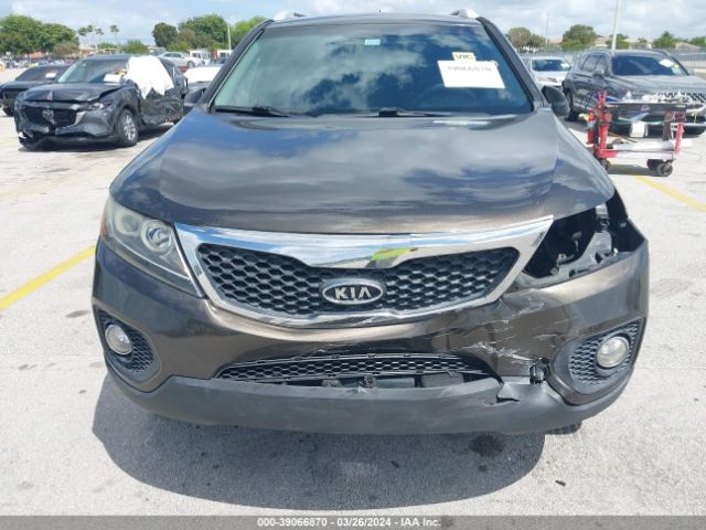 Photo 5 VIN: 5XYKU4A2XBG164647 - KIA SORENTO 