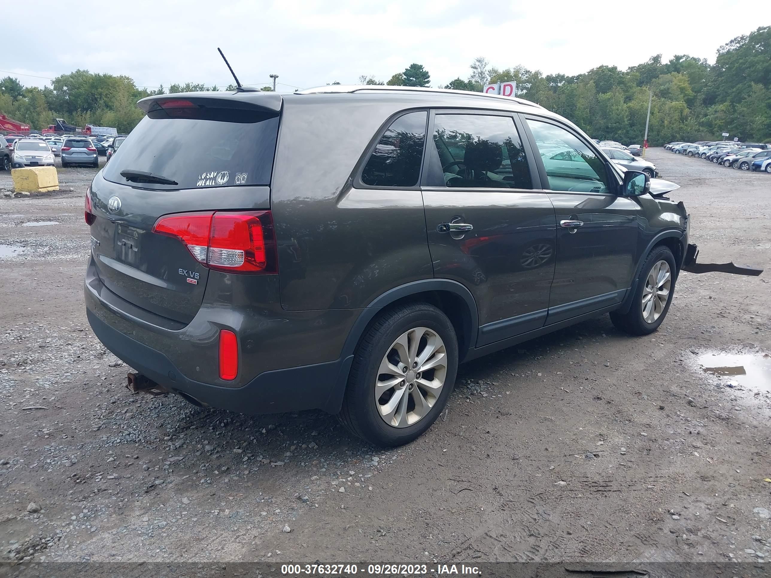 Photo 3 VIN: 5XYKU4A70EG491123 - KIA SORENTO 