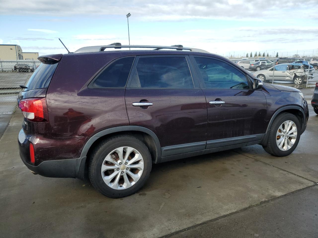 Photo 2 VIN: 5XYKU4A73FG586213 - KIA SORENTO 