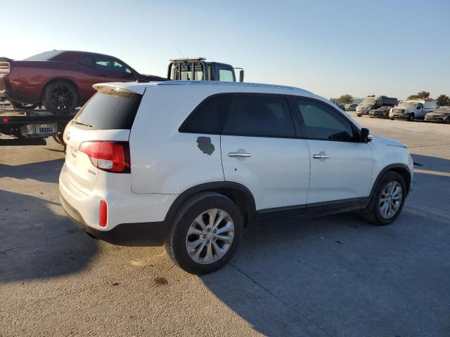 Photo 2 VIN: 5XYKU4A74FG613175 - KIA SORENTO EX 