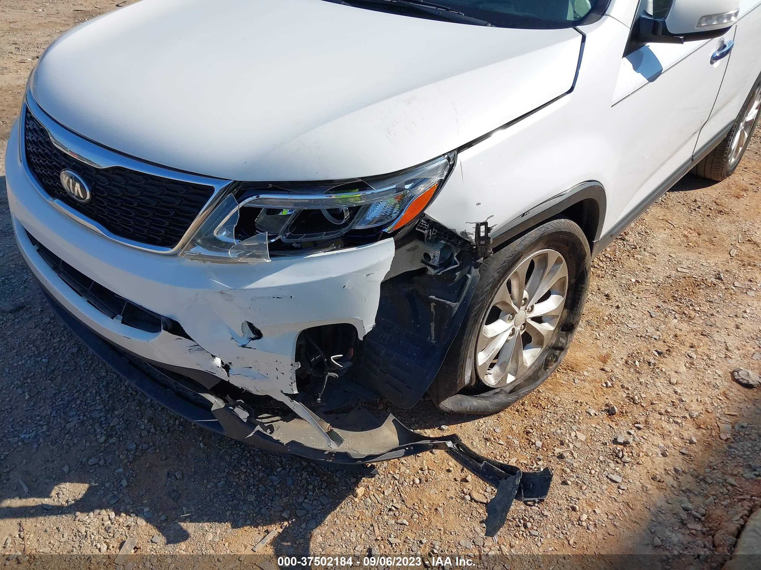 Photo 5 VIN: 5XYKU4A76FG597898 - KIA SORENTO 