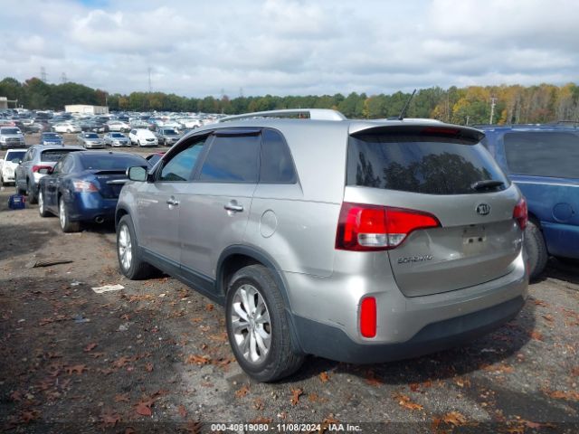 Photo 2 VIN: 5XYKU4A77FG633842 - KIA SORENTO 