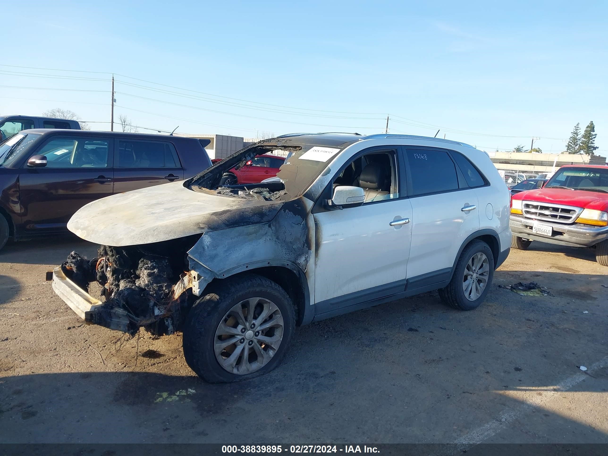 Photo 1 VIN: 5XYKU4A78EG431865 - KIA SORENTO 