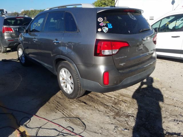 Photo 2 VIN: 5XYKU4A79FG592825 - KIA SORENTO EX 