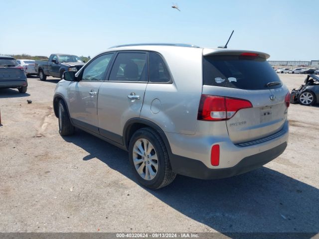 Photo 2 VIN: 5XYKU4A79FG623295 - KIA SORENTO 