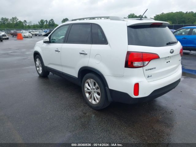 Photo 2 VIN: 5XYKU4A7XFG586127 - KIA SORENTO 