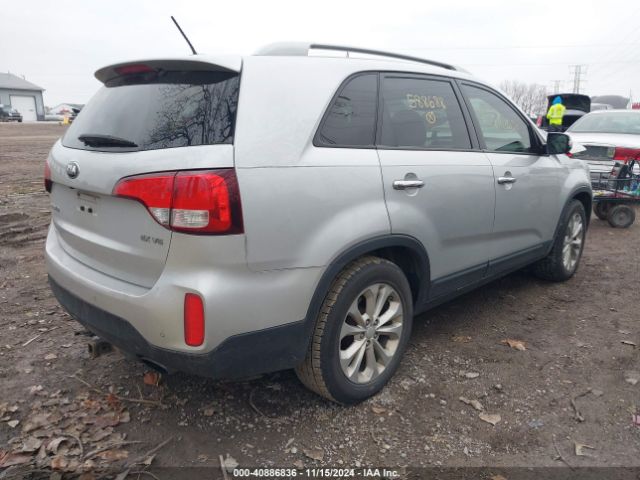 Photo 3 VIN: 5XYKU4A7XFG588668 - KIA SORENTO 