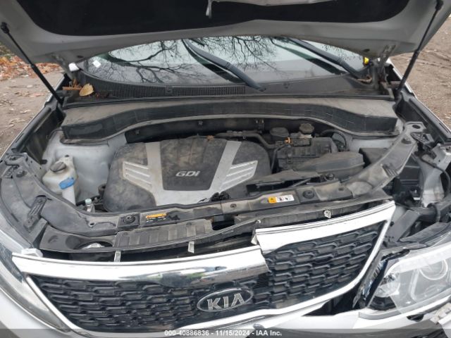 Photo 9 VIN: 5XYKU4A7XFG588668 - KIA SORENTO 