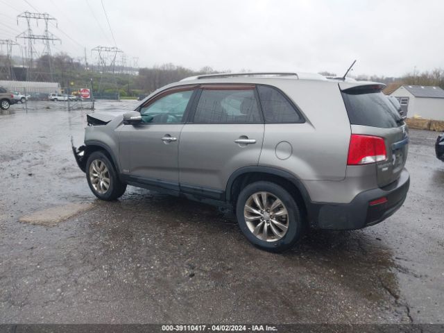 Photo 2 VIN: 5XYKUCA10BG065661 - KIA SORENTO 