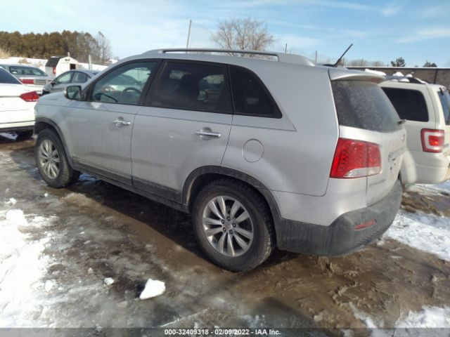 Photo 2 VIN: 5XYKUCA17BG022628 - KIA SORENTO 