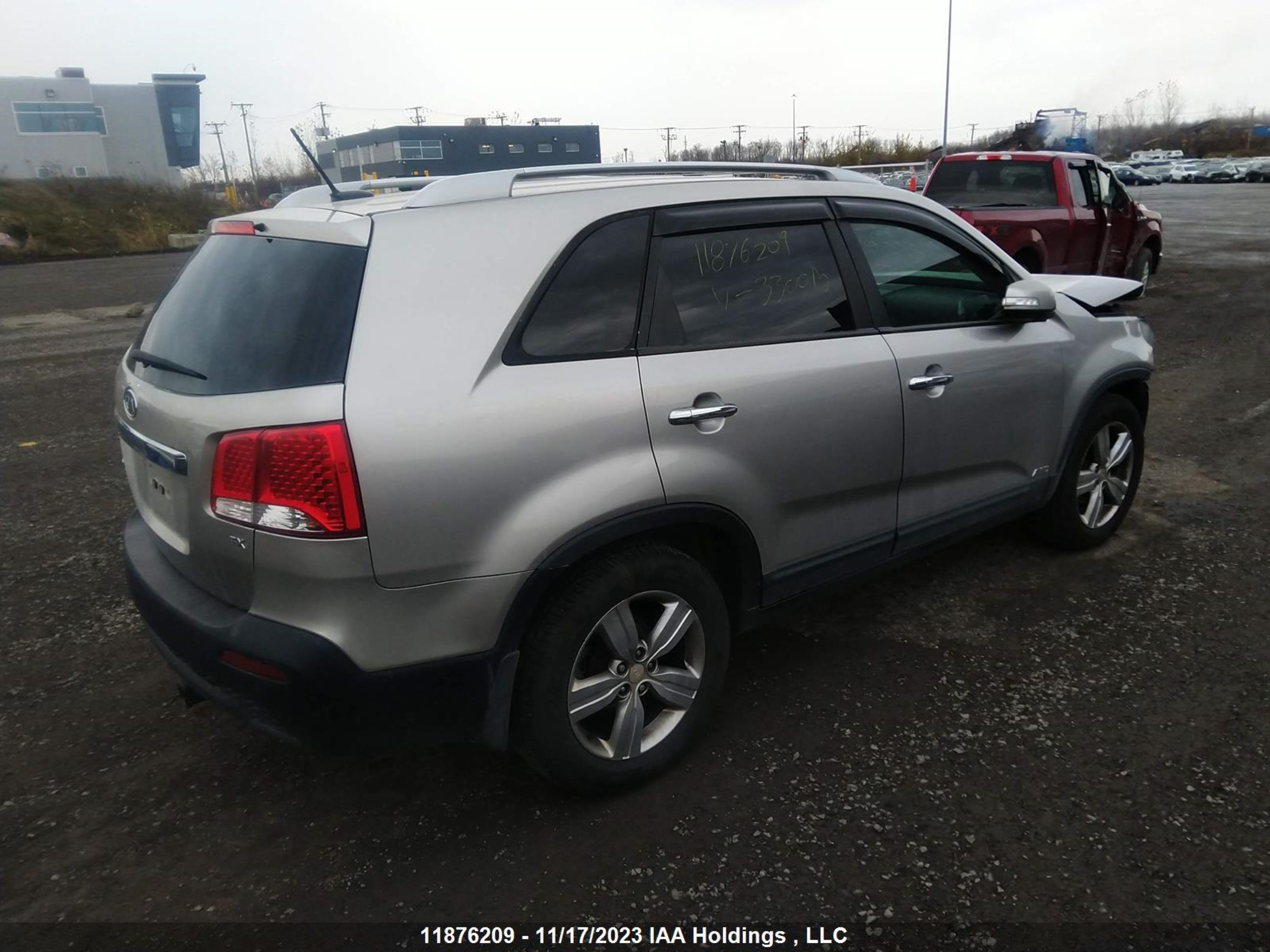 Photo 3 VIN: 5XYKUCA64DG330015 - KIA SORENTO 