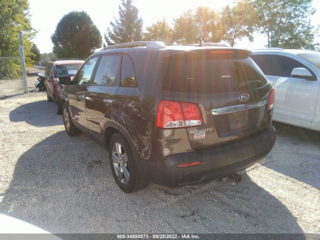 Photo 2 VIN: 5XYKUCA6XDG409432 - KIA SORENTO 