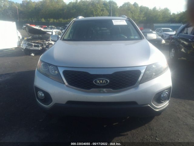 Photo 5 VIN: 5XYKUDA12BG132542 - KIA SORENTO 