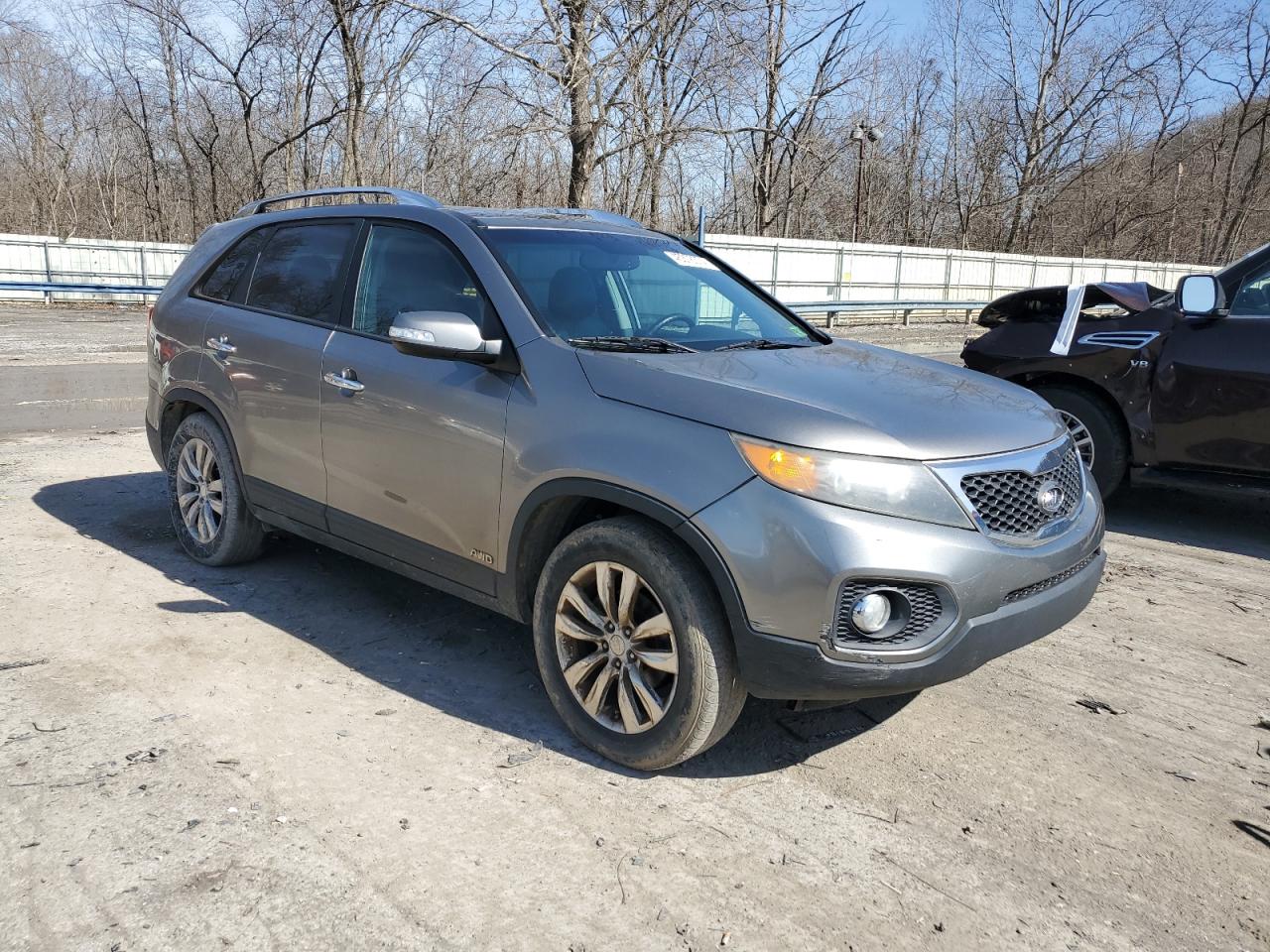 Photo 3 VIN: 5XYKUDA21BG147770 - KIA SORENTO 