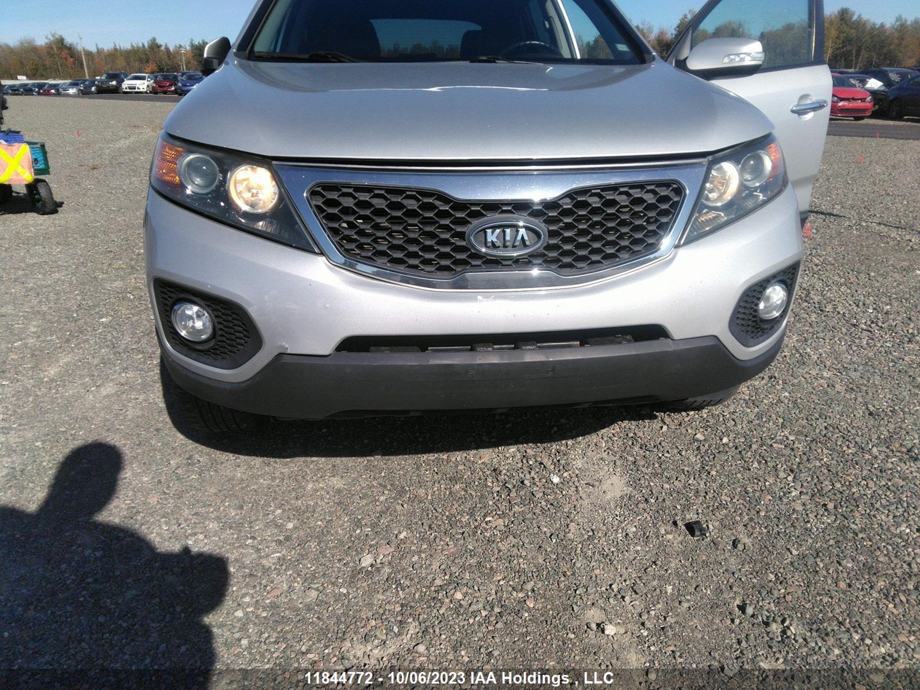 Photo 5 VIN: 5XYKUDA21BG167307 - KIA SORENTO 