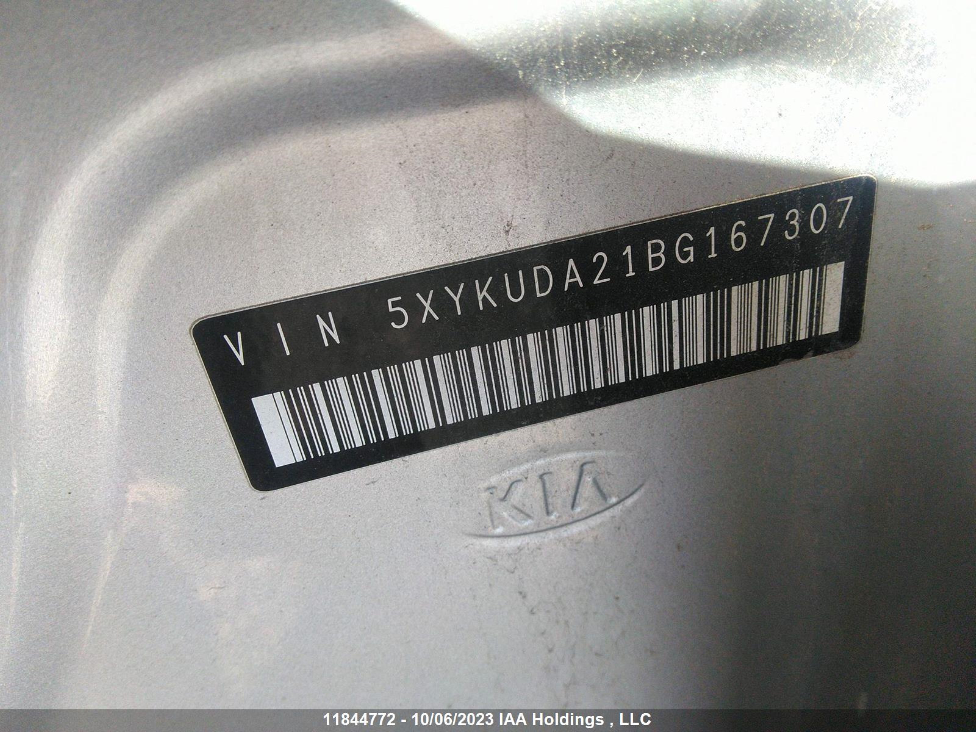 Photo 8 VIN: 5XYKUDA21BG167307 - KIA SORENTO 