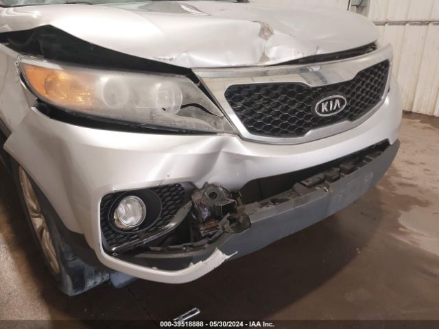 Photo 5 VIN: 5XYKUDA22BG026813 - KIA SORENTO 