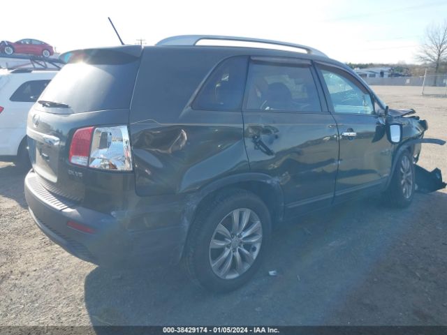 Photo 3 VIN: 5XYKUDA22BG142996 - KIA SORENTO 