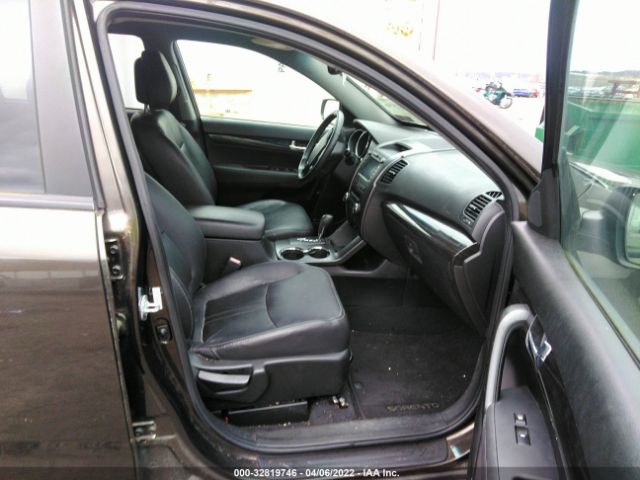 Photo 4 VIN: 5XYKUDA22BG152024 - KIA SORENTO 