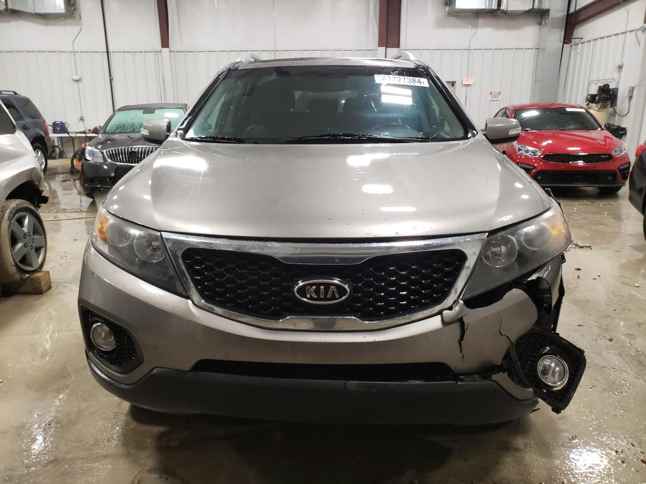 Photo 4 VIN: 5XYKUDA23BG036430 - KIA SORENTO 