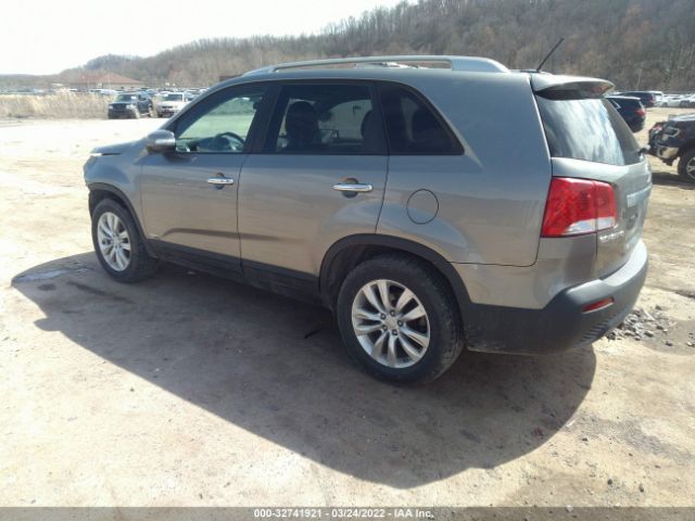 Photo 2 VIN: 5XYKUDA23BG061490 - KIA SORENTO 