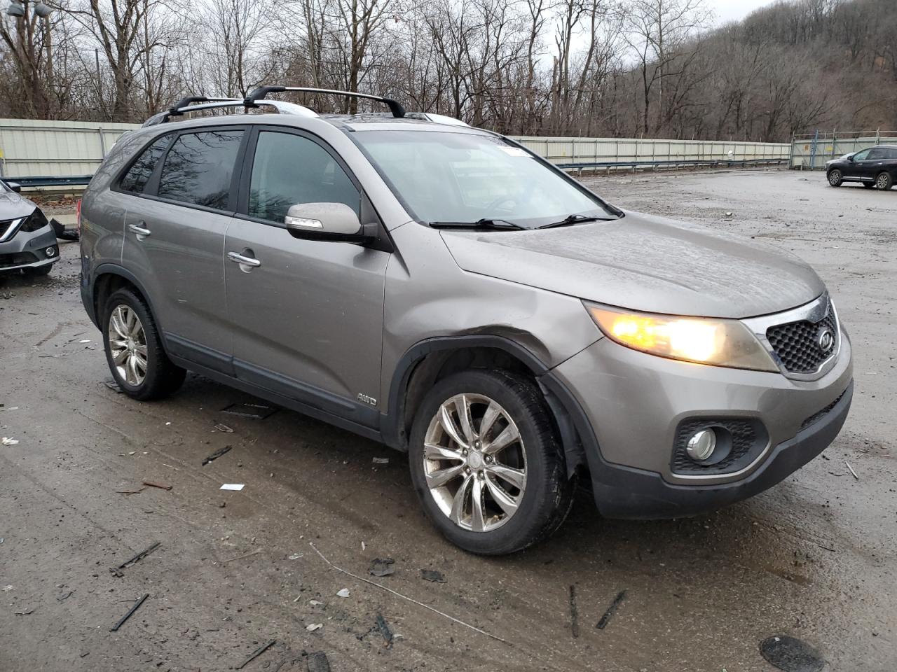 Photo 3 VIN: 5XYKUDA23BG151836 - KIA SORENTO 