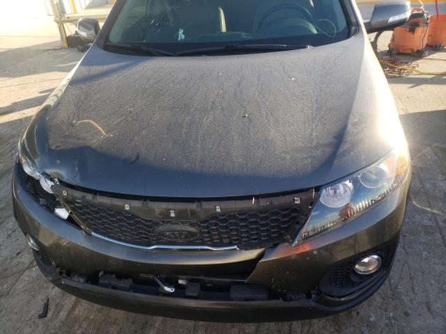 Photo 8 VIN: 5XYKUDA23DG327996 - KIA SORENTO EX 