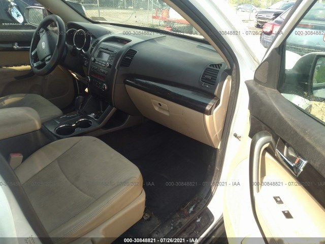 Photo 4 VIN: 5XYKUDA24BG090867 - KIA SORENTO 