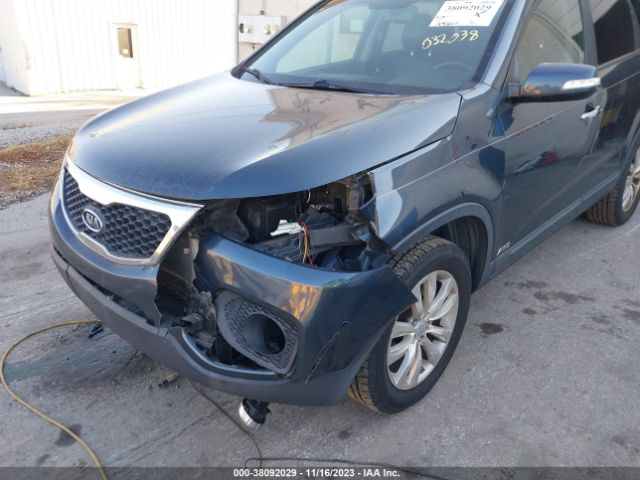 Photo 5 VIN: 5XYKUDA25BG032038 - KIA SORENTO 