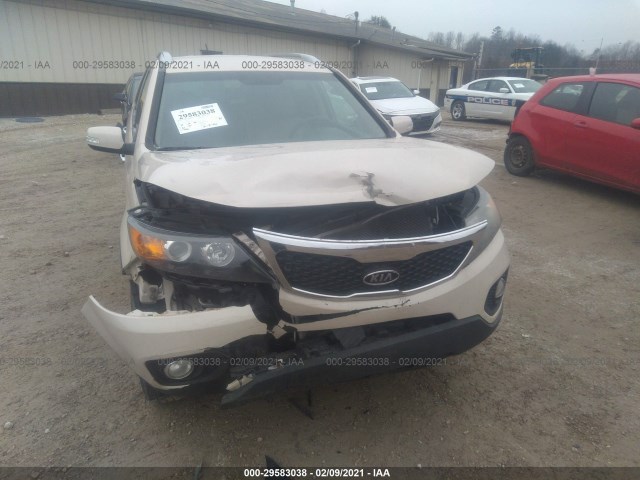 Photo 5 VIN: 5XYKUDA25BG044738 - KIA SORENTO 