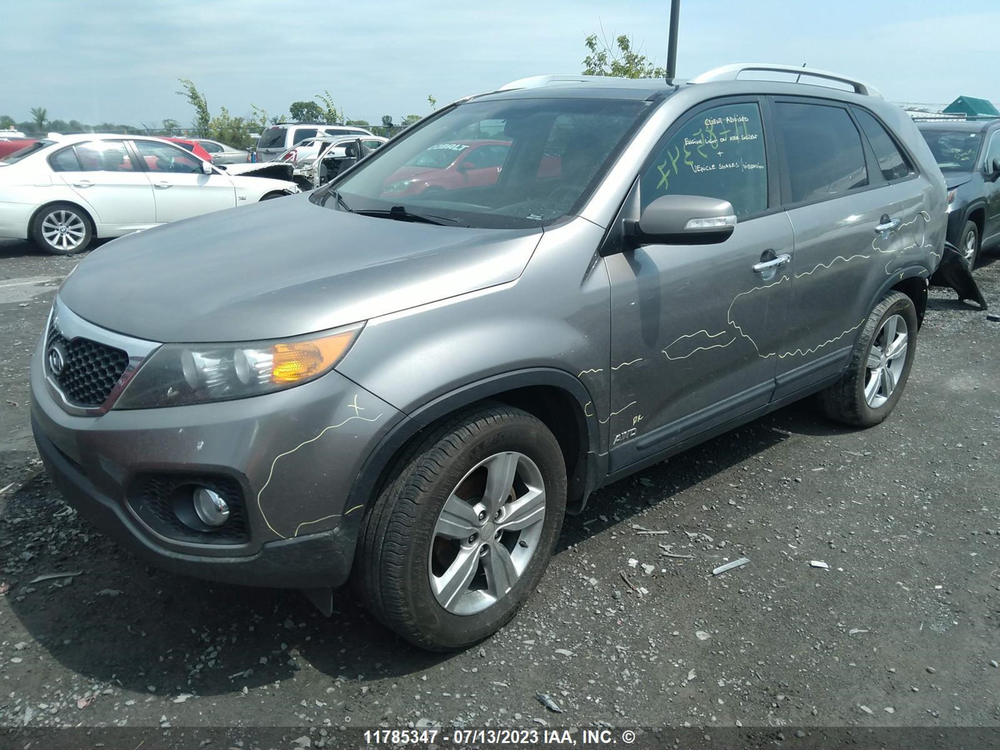 Photo 1 VIN: 5XYKUDA25BG067758 - KIA SORENTO 