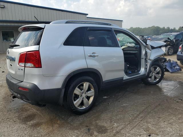 Photo 2 VIN: 5XYKUDA25DG411334 - KIA SORENTO EX 