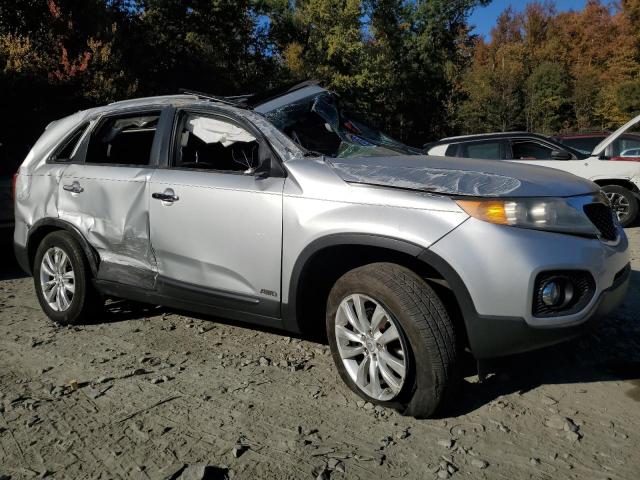 Photo 3 VIN: 5XYKUDA26BG040858 - KIA SORENTO EX 