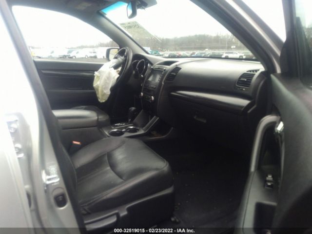 Photo 4 VIN: 5XYKUDA26BG056607 - KIA SORENTO 