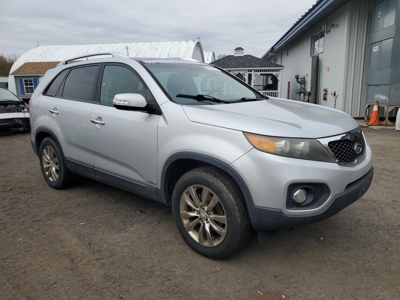 Photo 3 VIN: 5XYKUDA26BG119138 - KIA SORENTO 