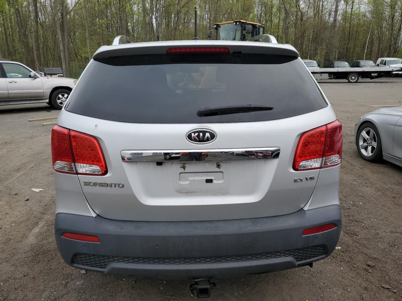 Photo 5 VIN: 5XYKUDA26BG119138 - KIA SORENTO 