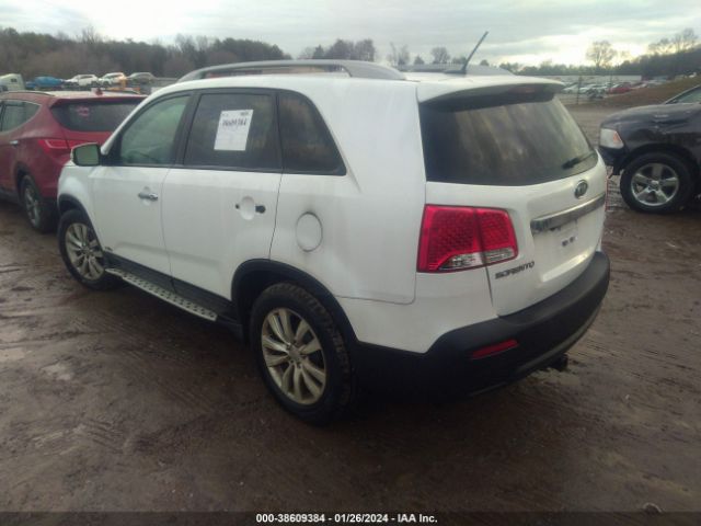 Photo 2 VIN: 5XYKUDA26BG162913 - KIA SORENTO 