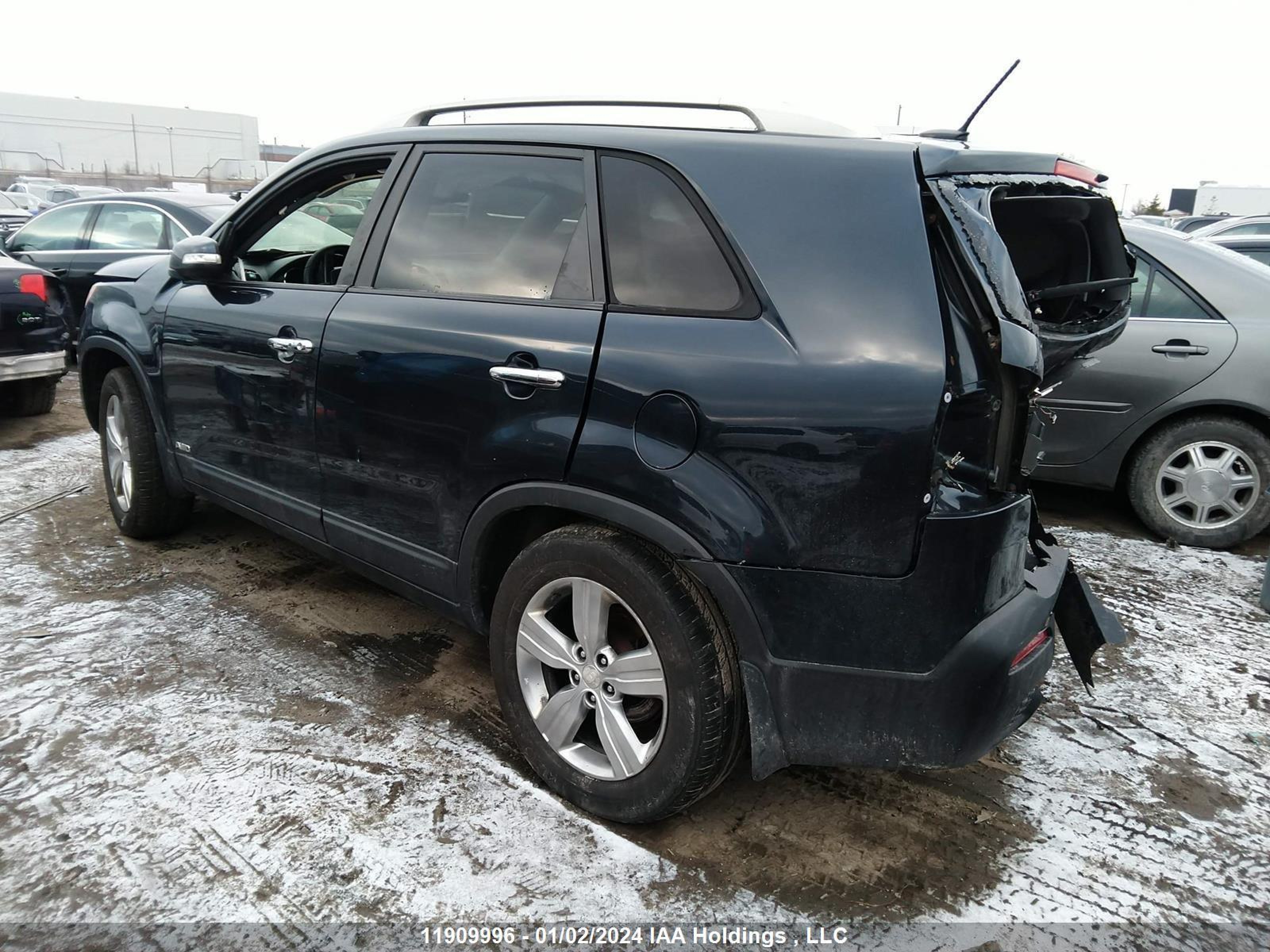 Photo 2 VIN: 5XYKUDA26DG336143 - KIA SORENTO 