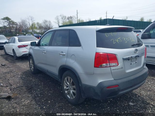 Photo 2 VIN: 5XYKUDA27BG027505 - KIA SORENTO 